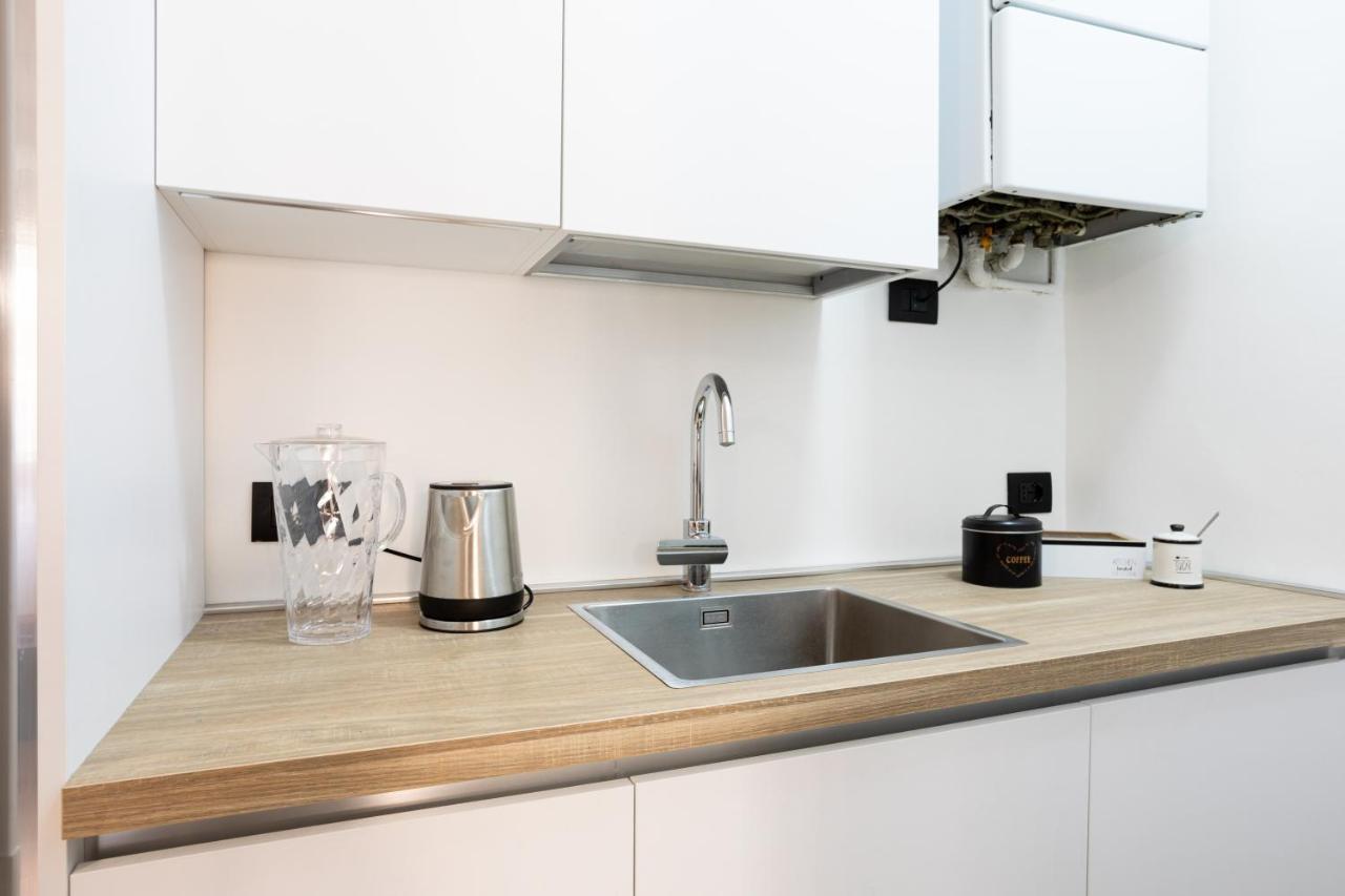 Xenia Apartments - Enjoy Porta Venezia In Modern Apt- 10 Min From Duomo Милано Екстериор снимка