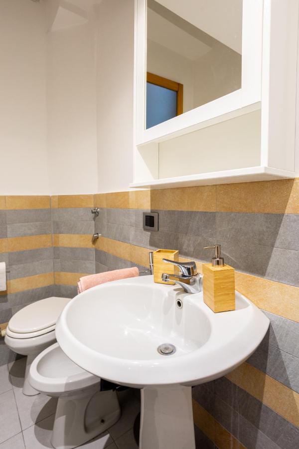 Xenia Apartments - Enjoy Porta Venezia In Modern Apt- 10 Min From Duomo Милано Екстериор снимка
